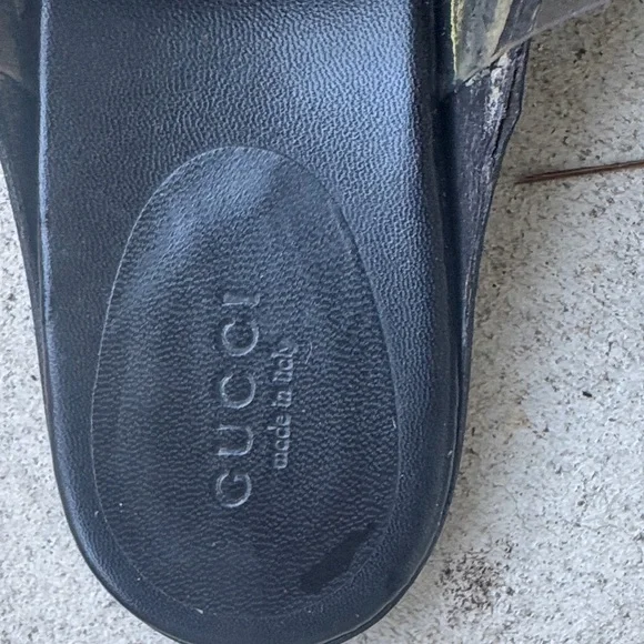 Gucci Black Sandals with Gold Accents - Picture 5 of 12